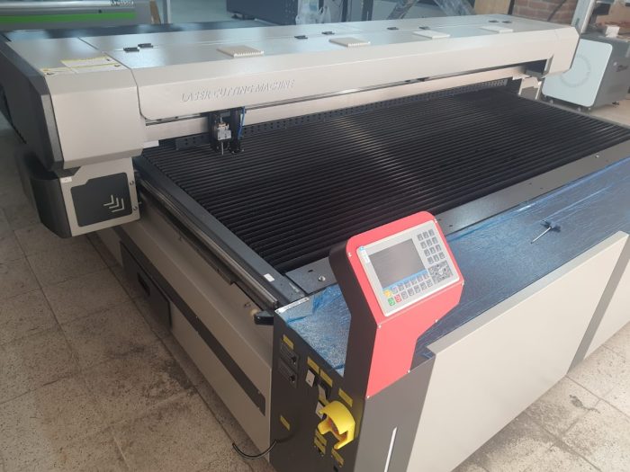 UFL-2030 200X300 150W Çift Kafa Lazer Kesim Makinası - Görsel 5